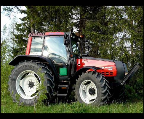 Valtra 6800
Avainsanat: valtra valmet 6800