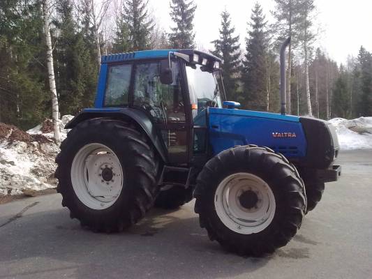 valtra 6850
kaverilla pesussa siisti 6850 mettäpyörillä
Avainsanat: valtra 6850