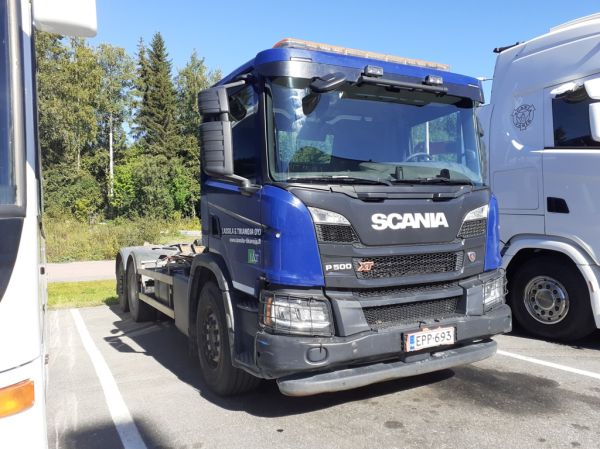 Lassila&Tikanojan Scania P500XT
Lassila&Tikanoja Oyj:n Scania P500XT koukkulava-auto.
Avainsanat: Lassila&Tikanoja Scania P500XT L&T