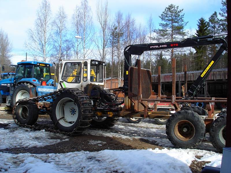 Ford 5000 metsäkärryllä
Tuli rakennettua tämmöinen puun korjuu yksikkö.
Avainsanat: ford