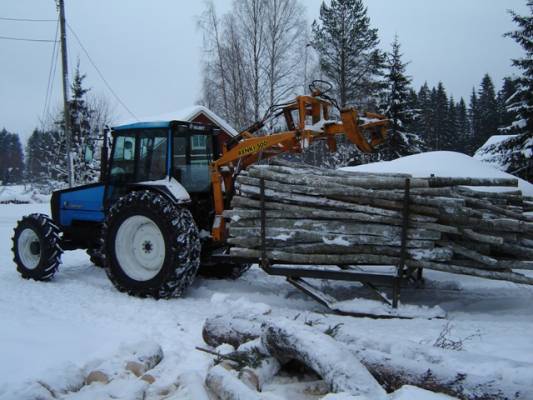 Valmet 665, Renki 500, reki
Tällä systeemillä ajettiin puita joku vuos sitten.
