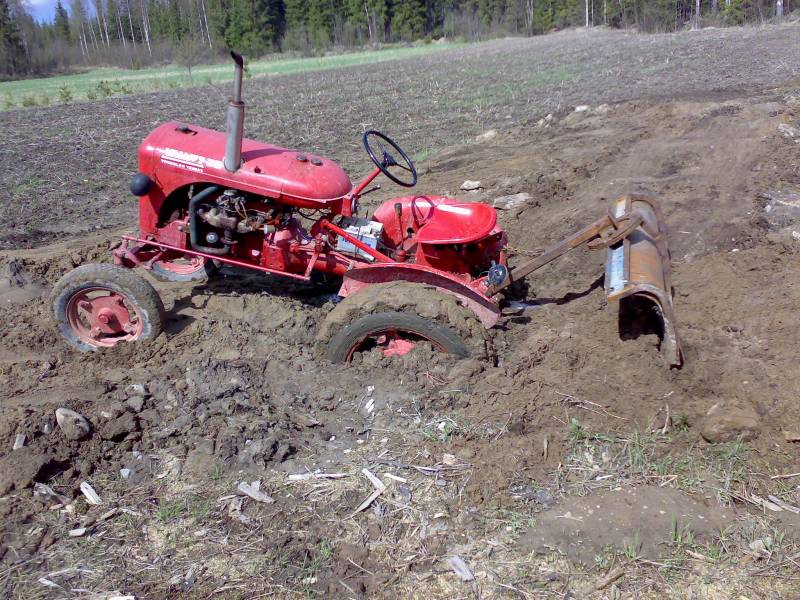 valmet 20
pohjanmaalla vaivaa peltojen pehmeys kevyestä kalustosta huolimatta.
