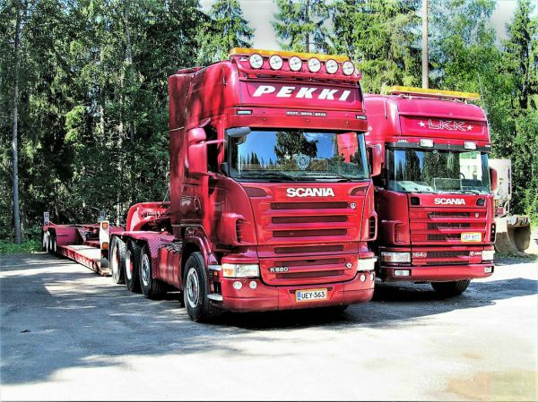 Scania R580 ja Scania 164 480
Lempäälän Kaivin ja Kuljetus Oy
Avainsanat: Scania