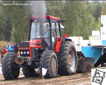 ursus 1634
Hyvinkään tractor pullingin SM-osakilpailu,farmi 8000kg
Avainsanat: vee856
