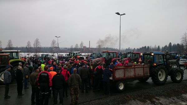 Keuruun traktorien kokoontumisajot
Avainsanat: keuruu kokoontumisajot