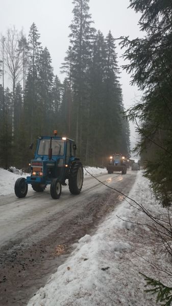 Keuruun traktorien kokoontumisajot
Avainsanat: keuruu kokoontumisajot