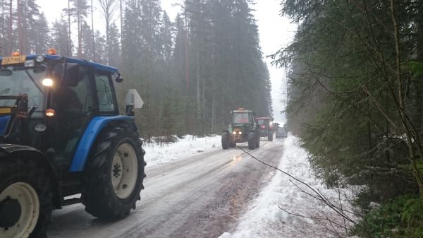 Keuruun traktorien kokoontumisajot
Avainsanat: keuruu kokoontumisajot