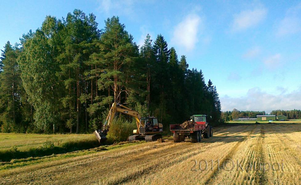 Piiriojan perkuuta
Cat 312 & JD 6920s + Tuhti WS170
