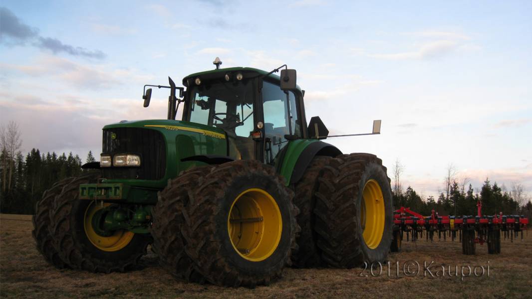 John Deere 6920S ja Väderstad NZ-Aggressive 800
