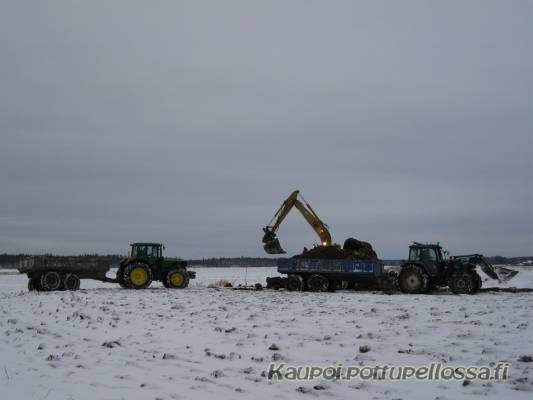 Marraskuista maanajua
Johd Deere, New Holland ja Cat

Ensimmäisiä otoksia uuella kammulla (ixus 960)
