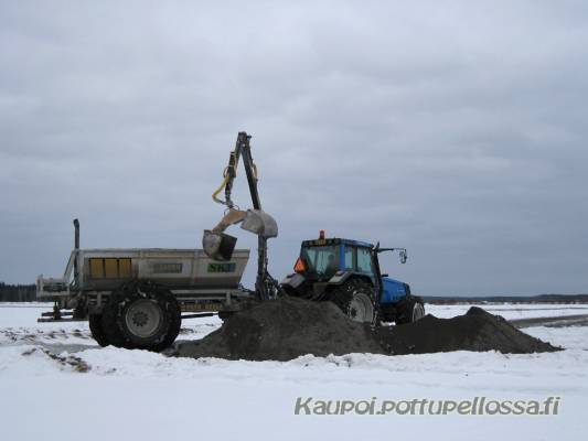 Teräskuonan lastausta
Valtra, Patu & Patruuna
