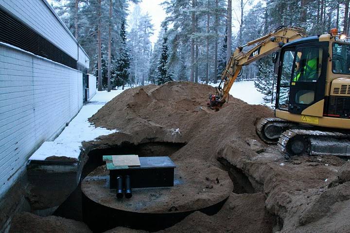 Maanalaisen pellettisäiliön peittelyä
Pellettisäiliön koko 14m3, materiaali teräs. Tiedustelut QPapalta.
Avainsanat: pelletti maanalainen säiliö cat kaivuri