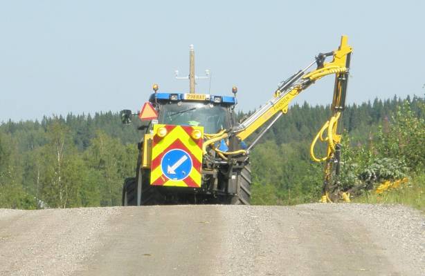 Vesakkoo nurin
TSA115+HI-TEC P4450TLN puomimurskain vaakatasomurskaimella.
Avainsanat: newholland puomimurskain tsa