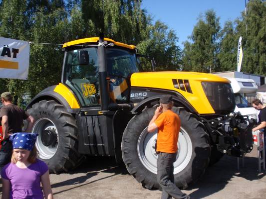 jcb
 Fasttrac kokkolan farmarissa
