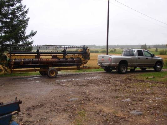 Dodge Ram 3500 slt + 17 jalan leikkuupöytä
Ja leikkuupöytä Liikkuu  . pöytä kuuluu tähän                      http://www.pottupellossa.fi/gallery/displayimage.php?pos=-20687
Avainsanat: Dodge