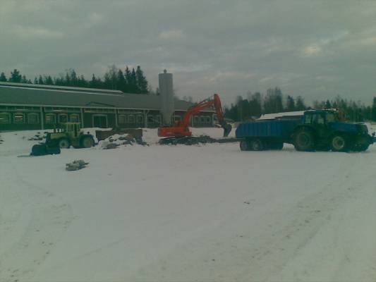 Louheen ajoa: Mb-Trac 1500 & Doosan 225 & Valtra 8400
