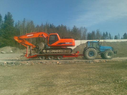 Valtra 8400 & Herbst & Doosan Daewoo 225
