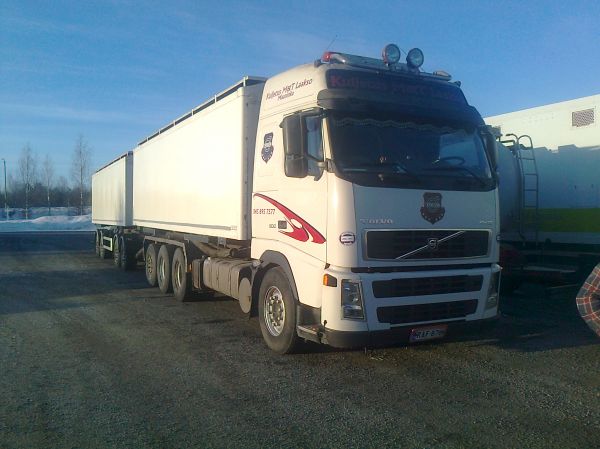 Rehuauto
Kuljetus M&T Laakson, rehuauto Volvo fh12 500.
Avainsanat: volvo rehuauto