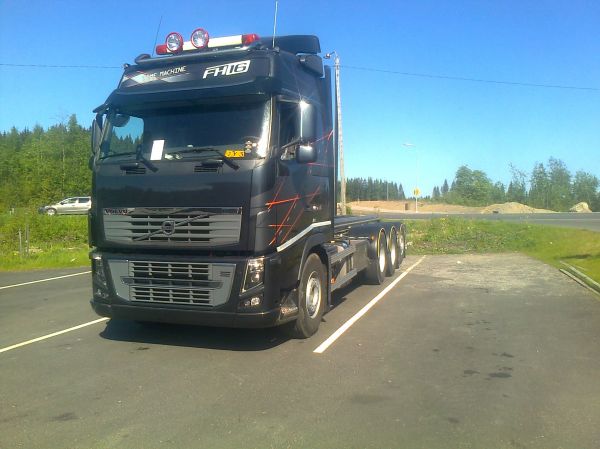 Volvo FH16 Time machine
Katsastus asemalla.
Avainsanat: Volvo FH16