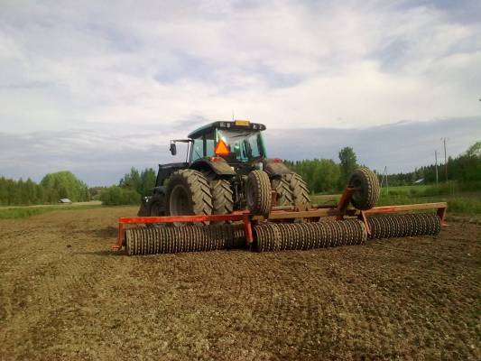 Valtra N121a & Scan agro
Avainsanat: Valtra Scan agro