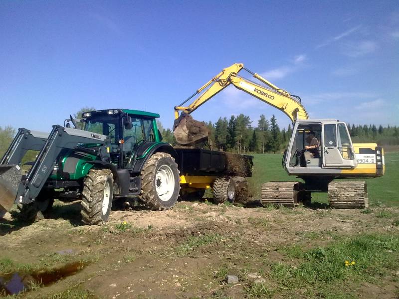 Kobelco 904 ja Valtra N121a
Avainsanat: kobelco valtra n 121