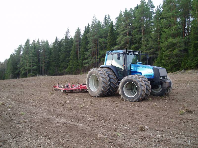 Ekat äestykset 2012
Valtra 8150 & Potila 540
Avainsanat: Valtra 8150 potila