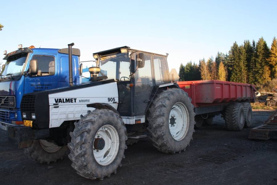 Valmet 905 TURBO Autocontrol -89 + Kärry
Voimakone
Avainsanat: valmet 905