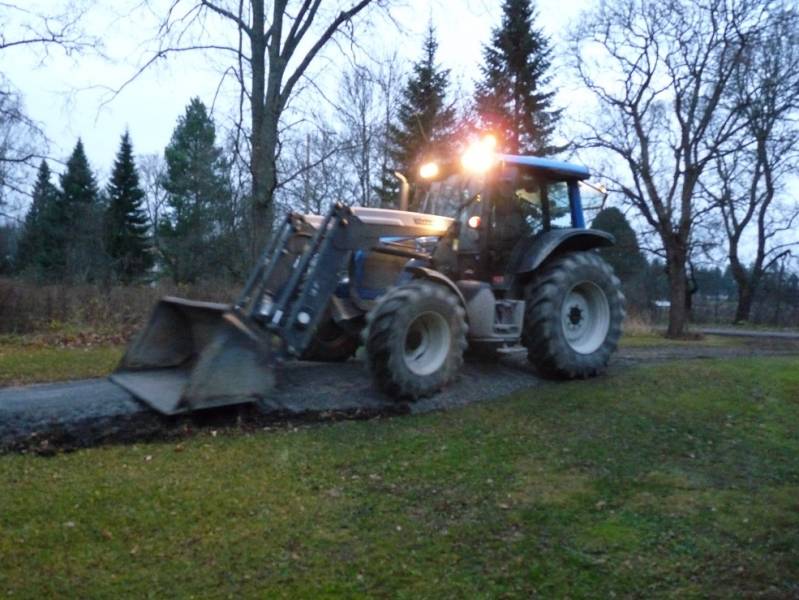 Sepelin levitystä Valtra N92:lla
