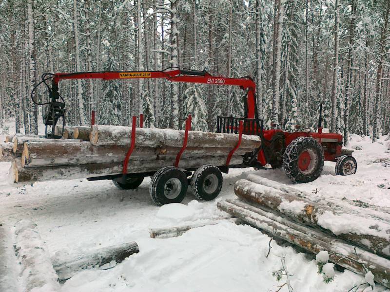 tuulenkaatoja
valmet 565 ja evin yhdistelmä
