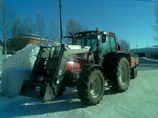 valtra  6550  -05
6400 lähti ja tämmöinen tuli
Avainsanat: valtra 6550