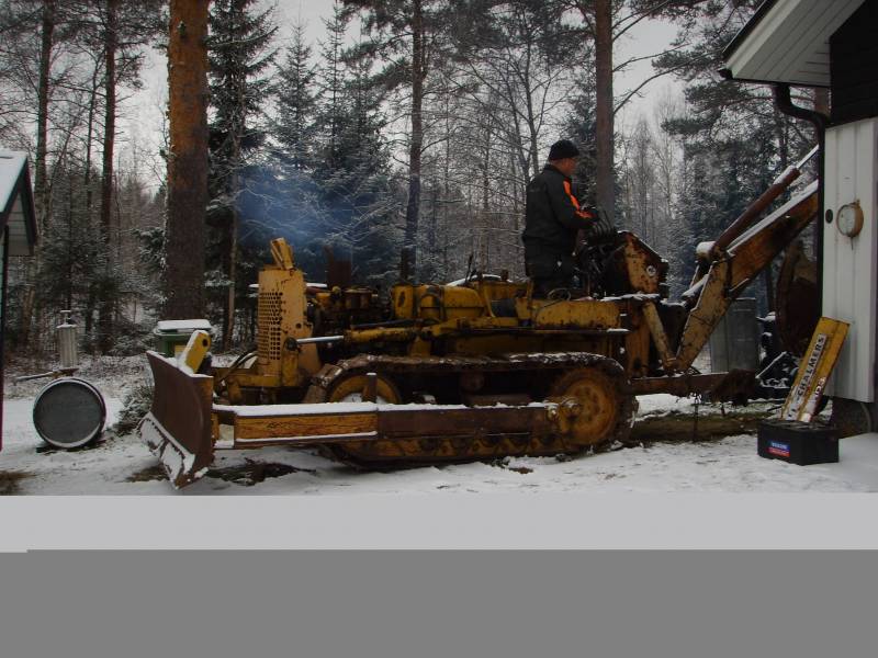 Allis-Chalmers HD3
Allis-Chalmers HD3 vm. 61, jossa oma Allis-Chalmersin kaivuulaite I-400.
