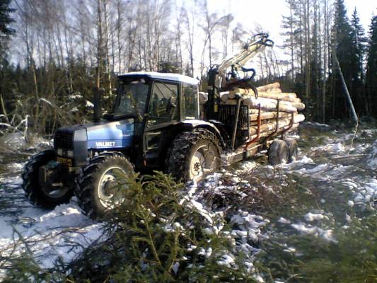 Valmet 565 & Hakki
Avainsanat: Valmet