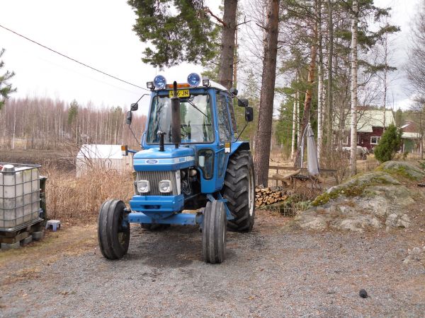 Ford 6610
Pistän taas tästä amiseditiooni foortista kuvaa. (jostakin syystä en pystynyt laittaan tonne tuunatut traktorit albumiin kuvaa)
Avainsanat: Ford 6610 Amis