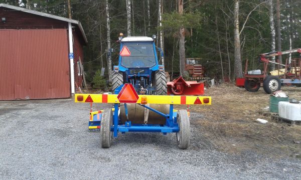 Ford ja lana
Tuommonen lana tehtiin harrastuskäyttöön.
Avainsanat: ford lana