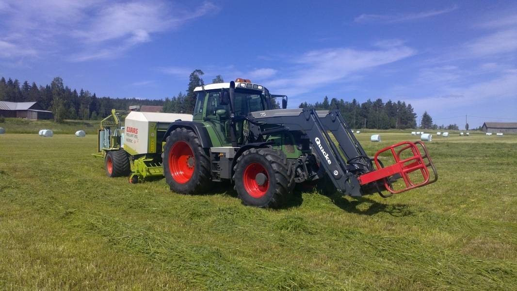 Paalausta
Fendt 818Vario TMS ja Claas 255 Uniwrap
Avainsanat: Fendt 818 Vario Claas 255 Uniwrap