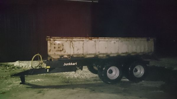Junkkari J-16
+maansiirtolava
Avainsanat: junkkari
