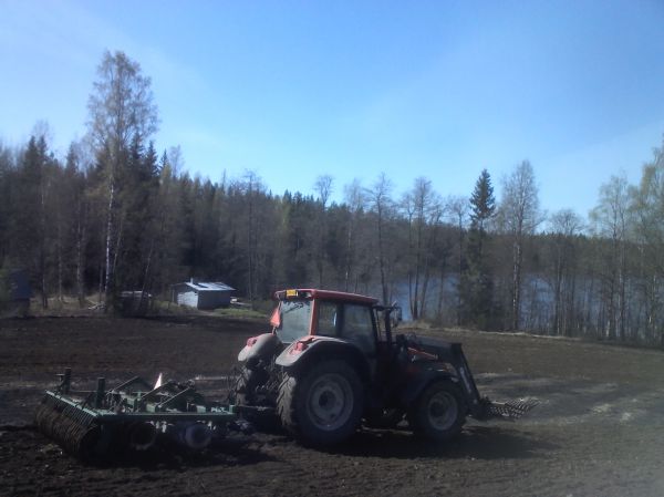 Valtra T170 ja Kivipekka 350
Muokkauksien aloittelua
Avainsanat: valtra t170 kivipekka 350