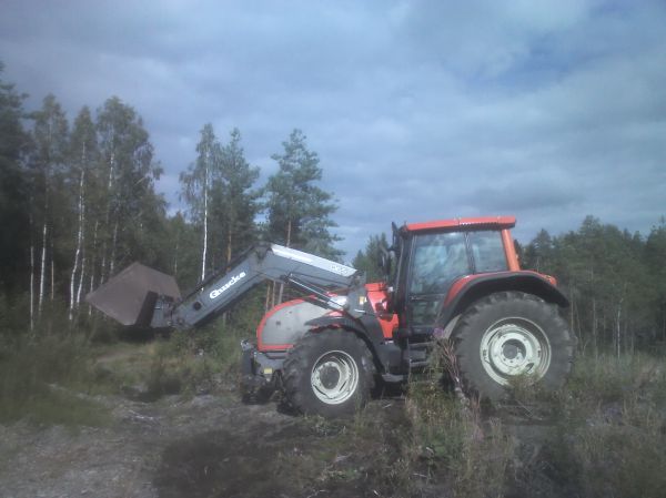 Valtra T170
lintujen ruokintaa
Avainsanat: valtra t170