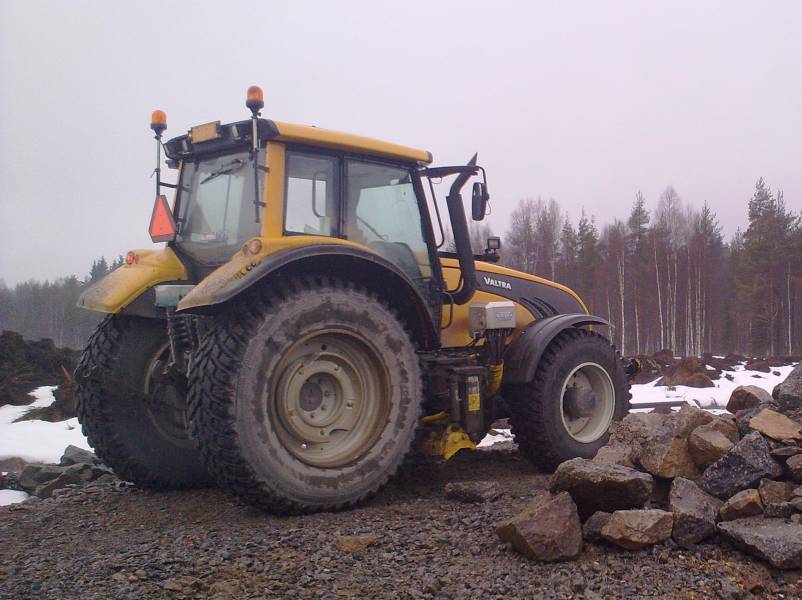 Valtra t162V varustettuna Roten alusterällä
Kelpo peli
Avainsanat: valtra t162V rote