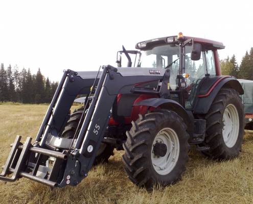 Valtra n121
uusi ännä oli viljakärriä vetämässä
Avainsanat: valtra n121