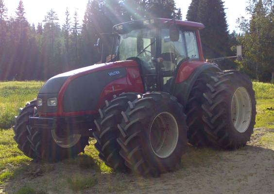 Valtra t170chcr
Myrskyn jälkeen on poutasää
Avainsanat: valtra t170