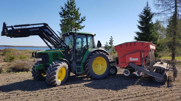 John Deere 6320se ja Tume JC3000
Rapsia maahan
Avainsanat: John Deere Tume