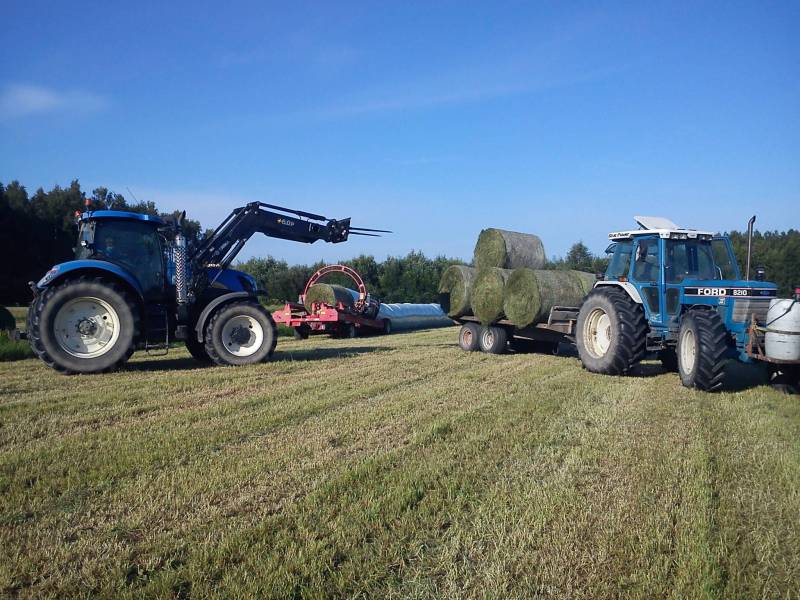 Toista satoa
T 7030, Andersson ja Ford
Avainsanat: Newholland Ford Andersson