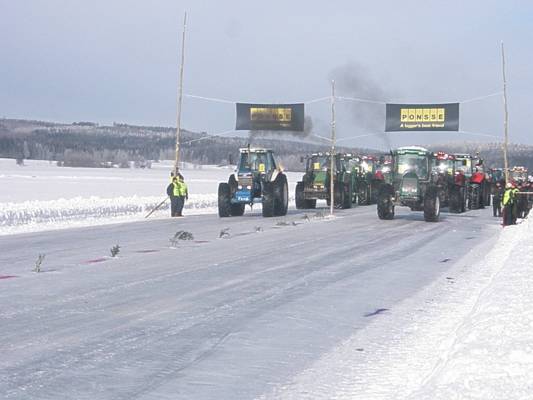 Palosenjärven kiihdytyskisat -2010
Kiihytyskisoista palosenjärveltä 13.03.2010        Eka pari Ford 8210 vs Valtra T120
Avainsanat: Kiihdytyskisat palosenjärvi