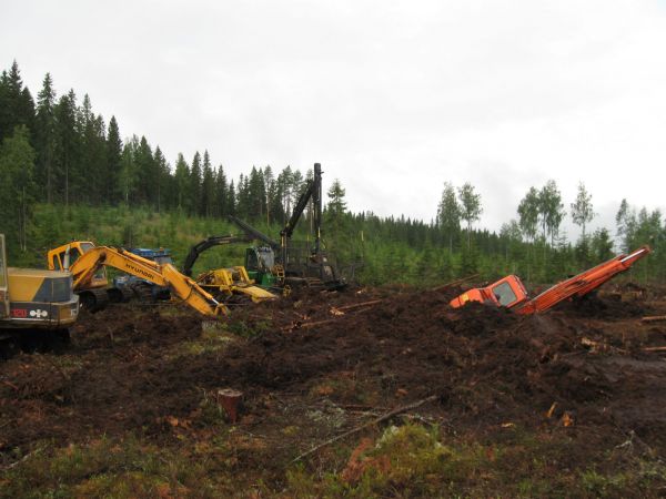 Vinssimieheltä onneks löytyy ketjua ym, jotka kestää.
