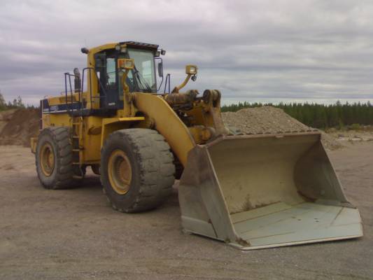 Komatsu wa 600
Kävin murskekuorman hakeen ja tällä sai nuppiin mättää kuormaa :D
Avainsanat: komatsu wa600 pyöräkone