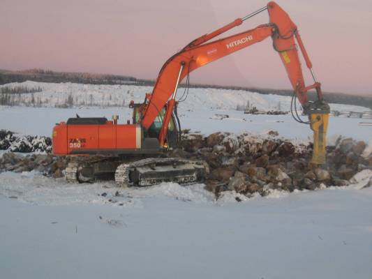 Hitachi Zaxis 350 LC
Uunituore rammerikone
