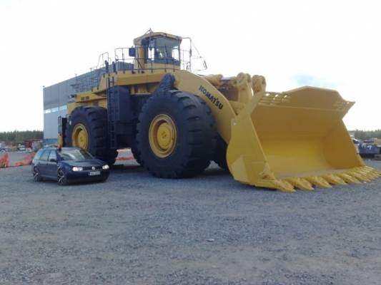 Komatsu WA 1200
On se komea =)
Avainsanat: komatsu wa1200