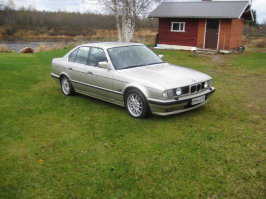 ex bemari
Eipähän oo tuotakaan bensajuappoa enää vaivoona :D
Avainsanat: bmw 520i bemari