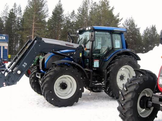 Valtra N121 Advance
Kuusamon Valtralta koeajopäivästä.
Avainsanat: valtra n 121 n121 advance kuusamo